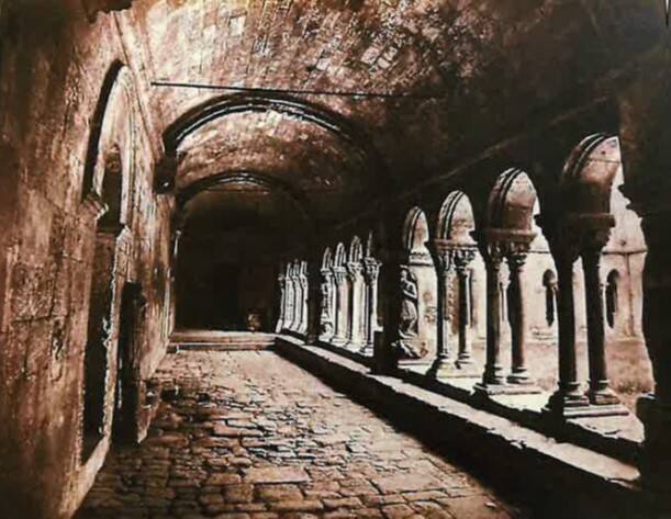 Arles. Cloître St Trophime.