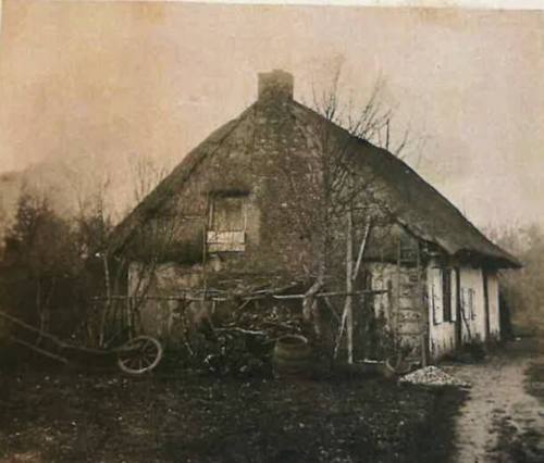 Ferme au toit de chaume