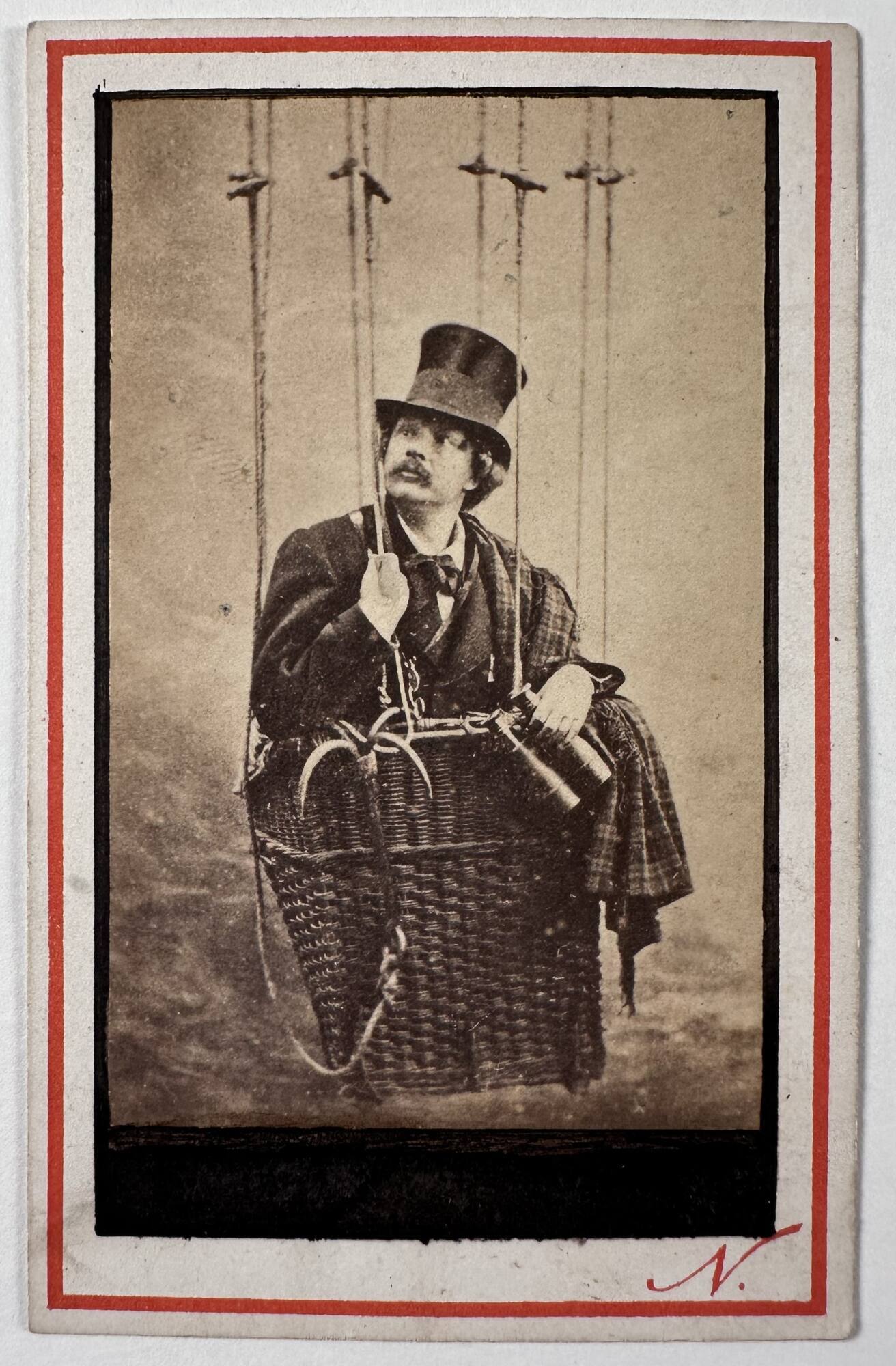 Autoportrait dans une nacelle