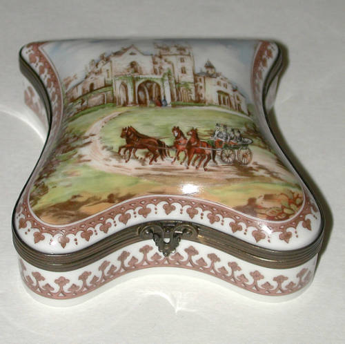 Porcelain Box Depicting Lyndhurst, Tarrytown, New York