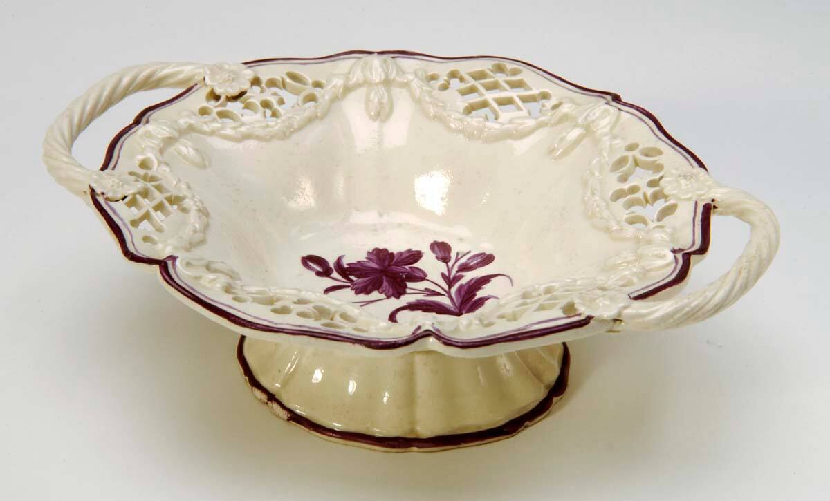 Small Handled Dish to Leeds Creamware Dessert Service