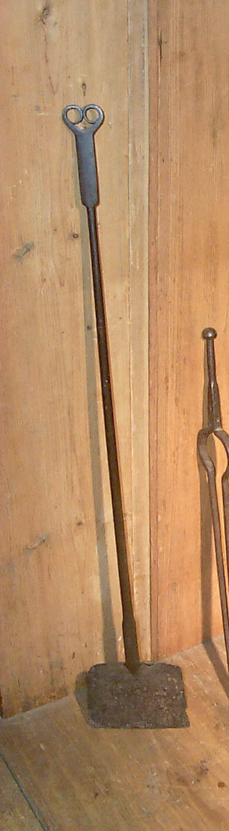 Oven shovel or slyce