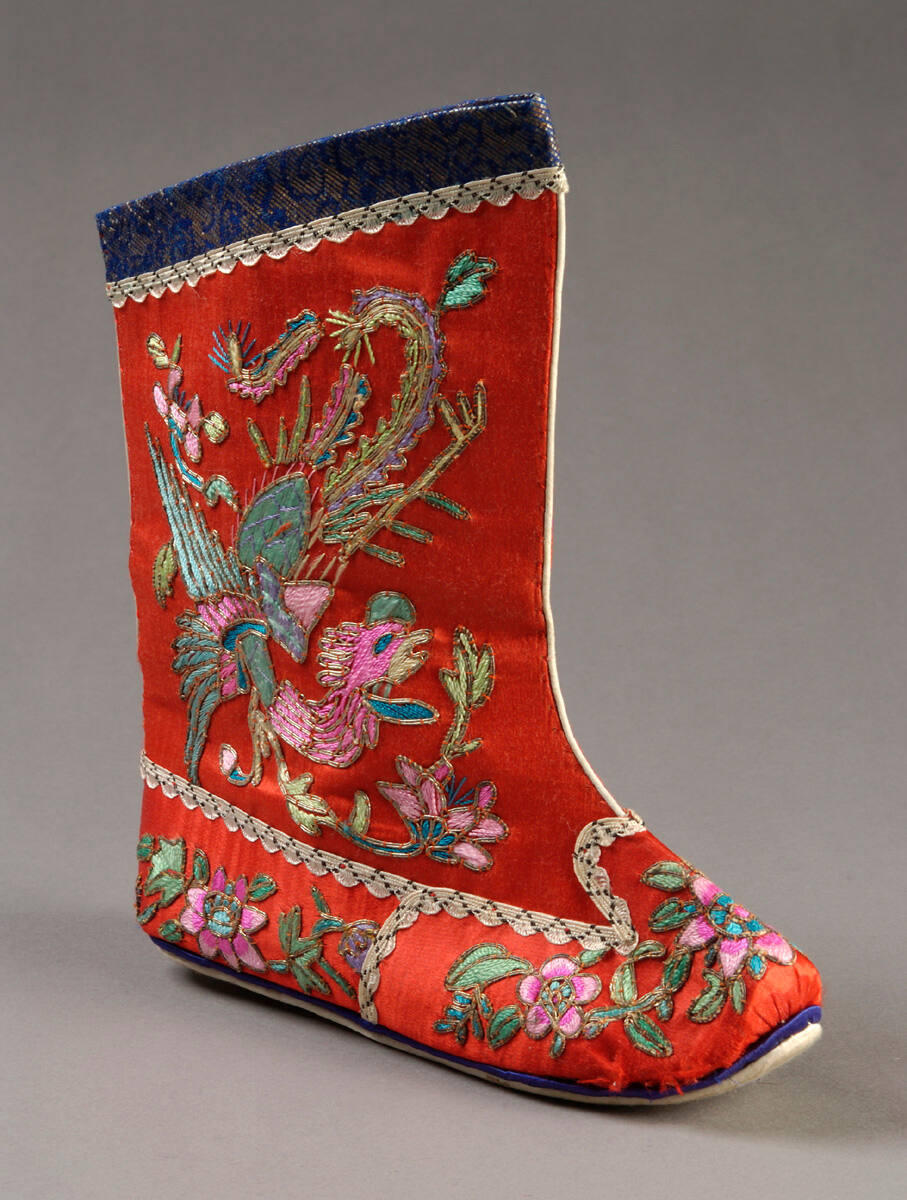 Bride's Costume Red Boot