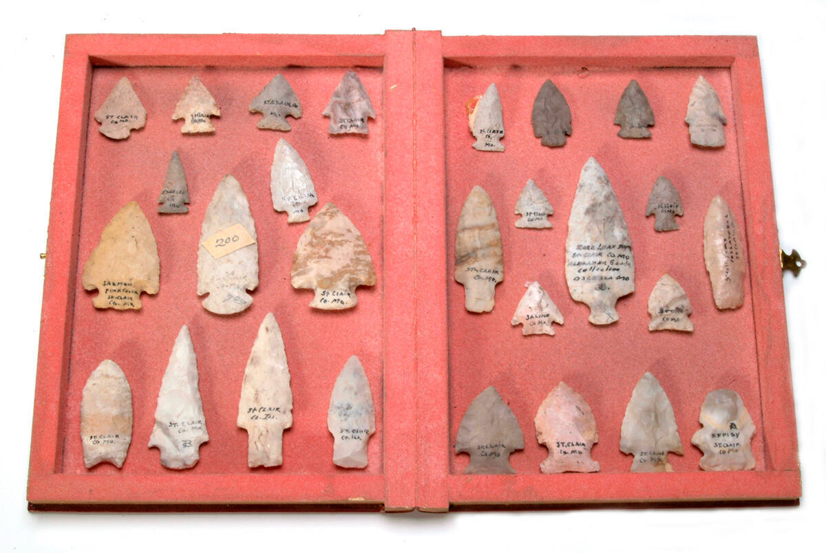 Points, set of 28 in a bound case