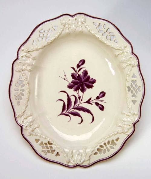 Small Oval Plate to Leeds Creamware Dessert Service