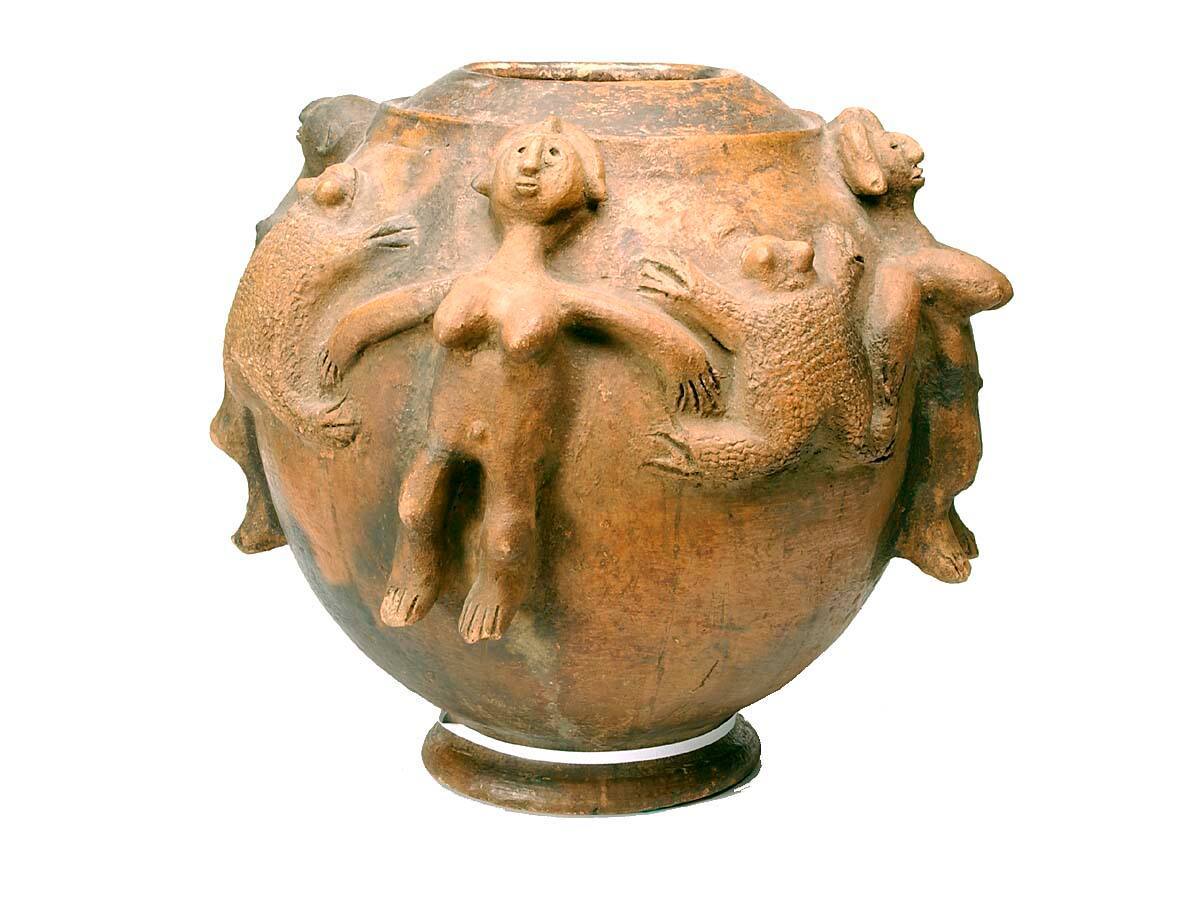 Lidded Vessel with Human and Animal Figures (lid)