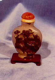 Snuff bottle with stopper