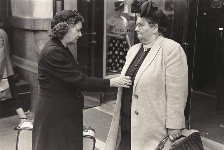 New York (two women on sidewalk)