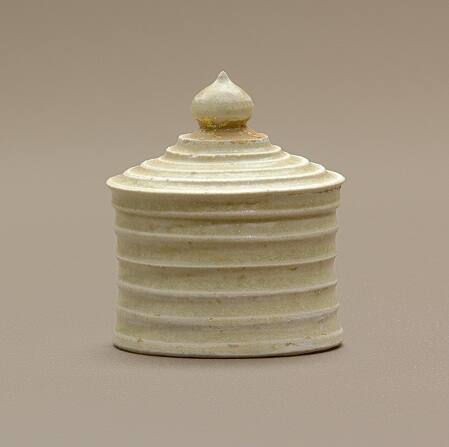 Miniature model of a box