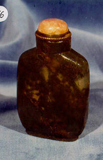 Snuff bottle with stopper