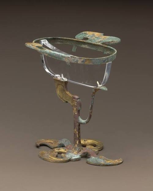 Rim Fittings and Stand for a Cup