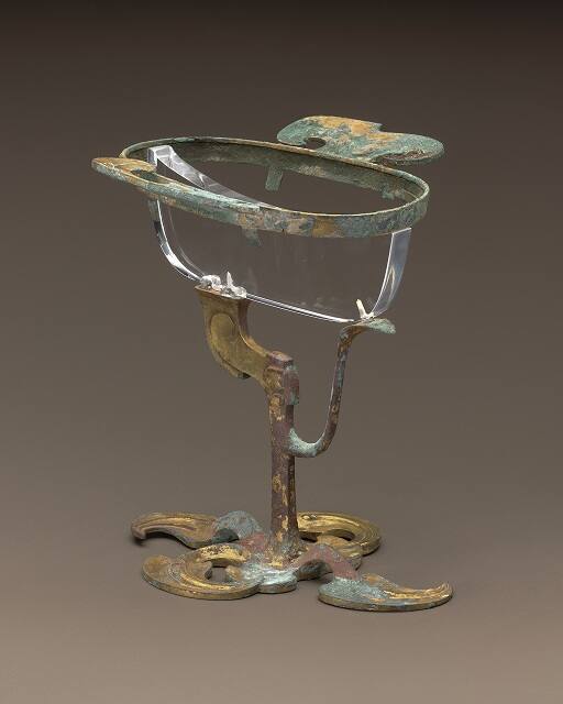 Rim Fittings and Stand for a Cup