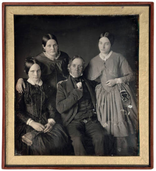 image recto overall with frame