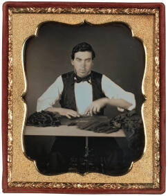 Cigar maker