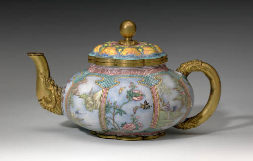 Wine Pot with Cover
