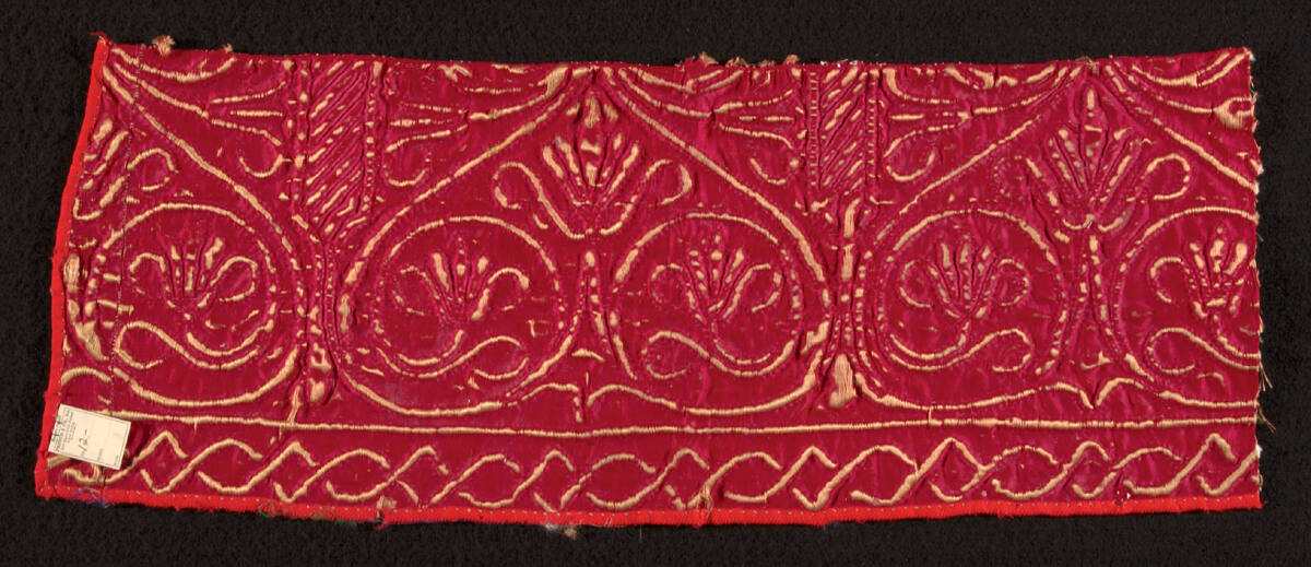 Coverlet border