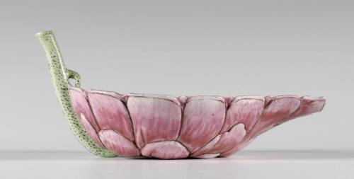 Lotus-form bowl