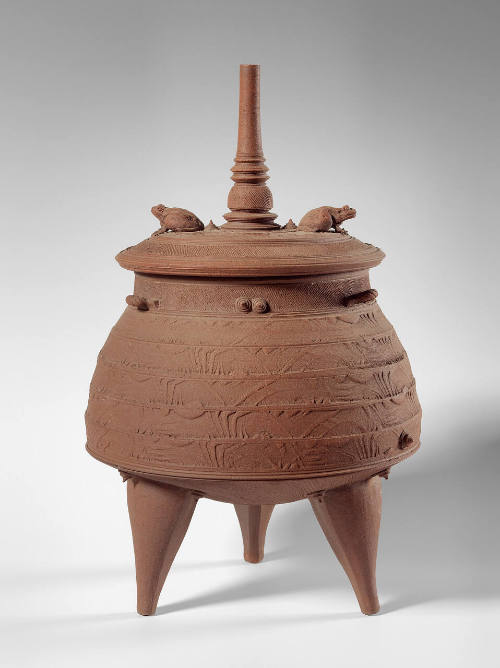 Lidded pot