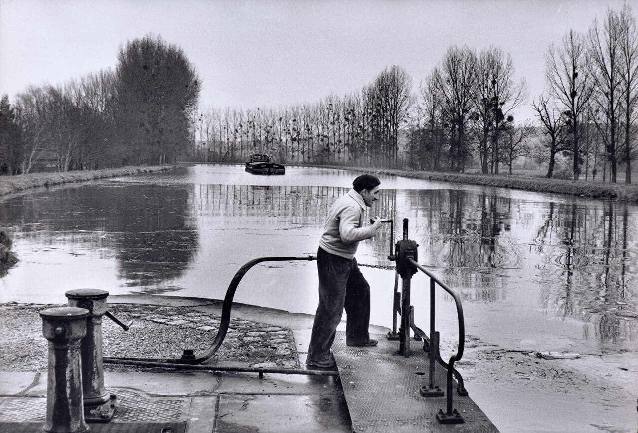 The Canal de Bourgogne, (Yonne)