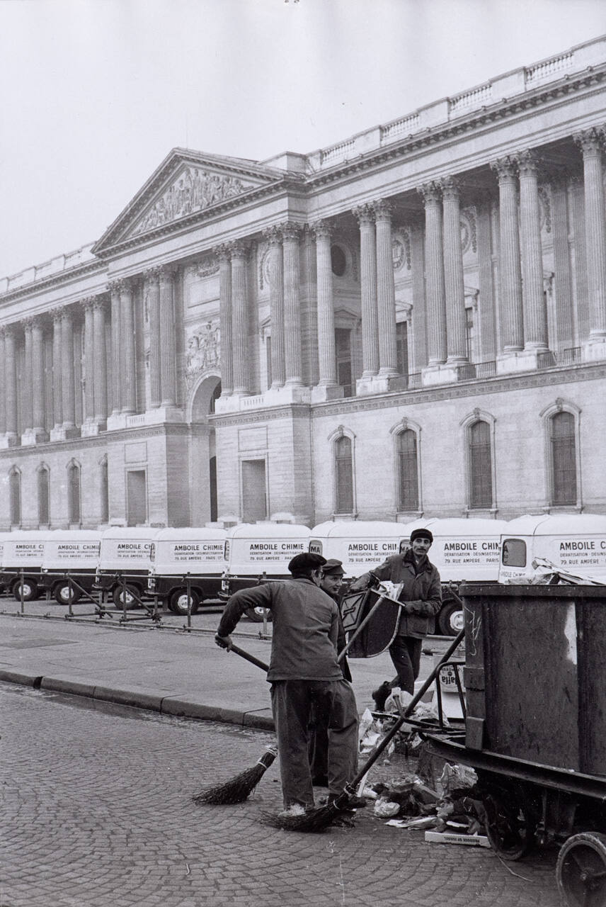 Outside the Louvre, the Day after the Halles Market Moved