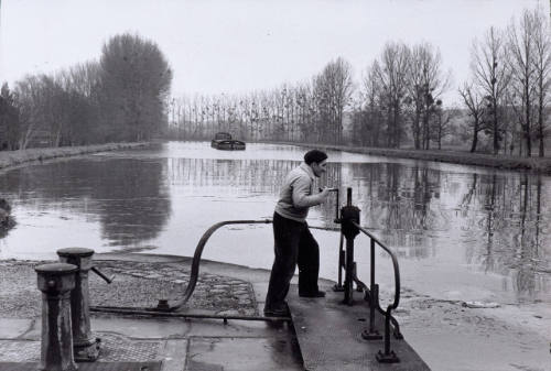 The Canal de Bourgogne, (Yonne)