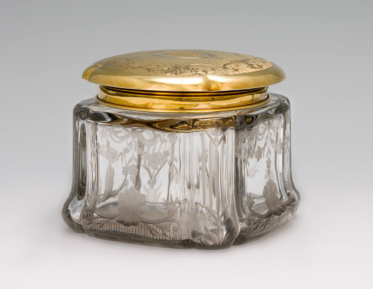 Loose Powder Jar with Cover from Dresser Set