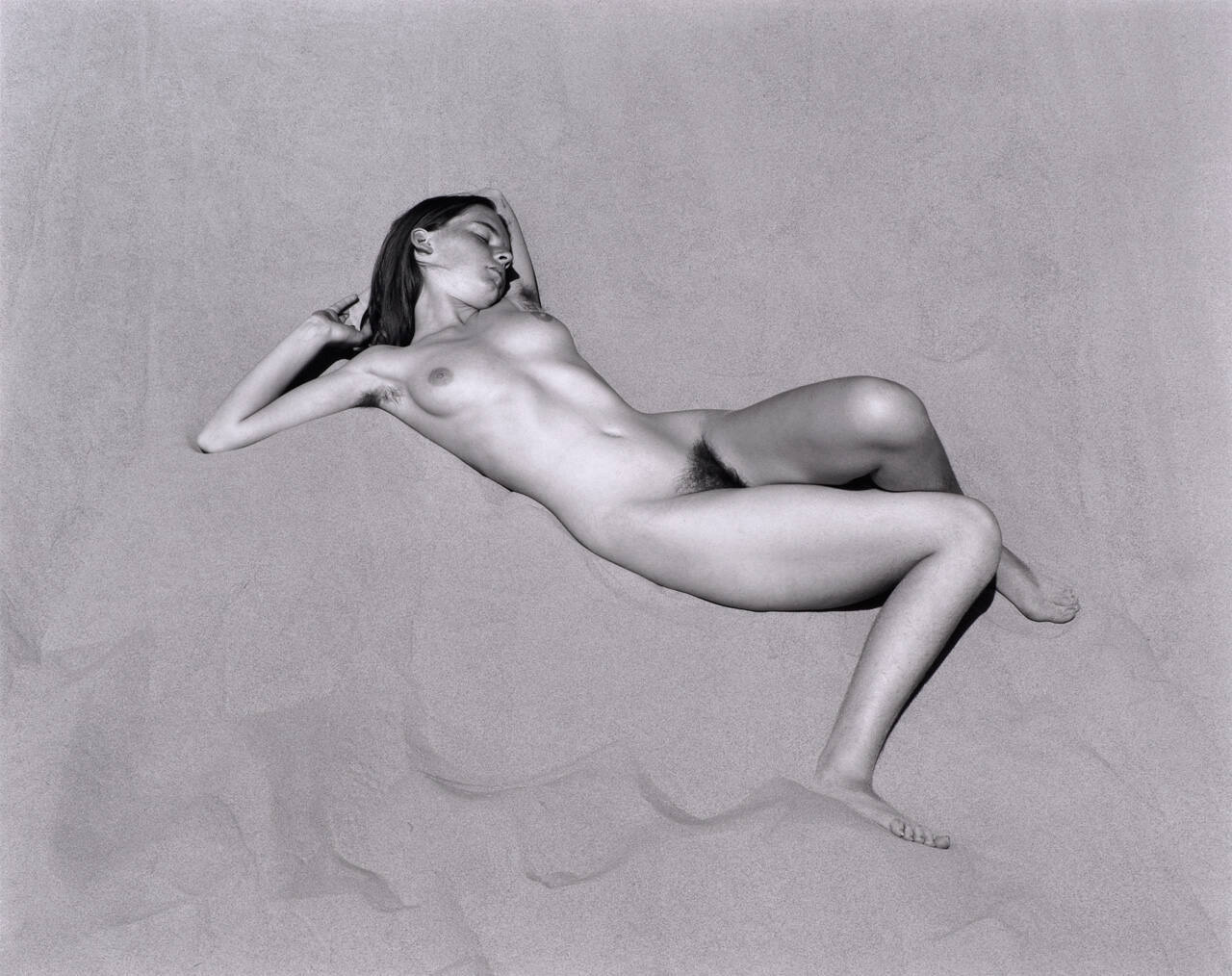 Nude on Sand, Oceano