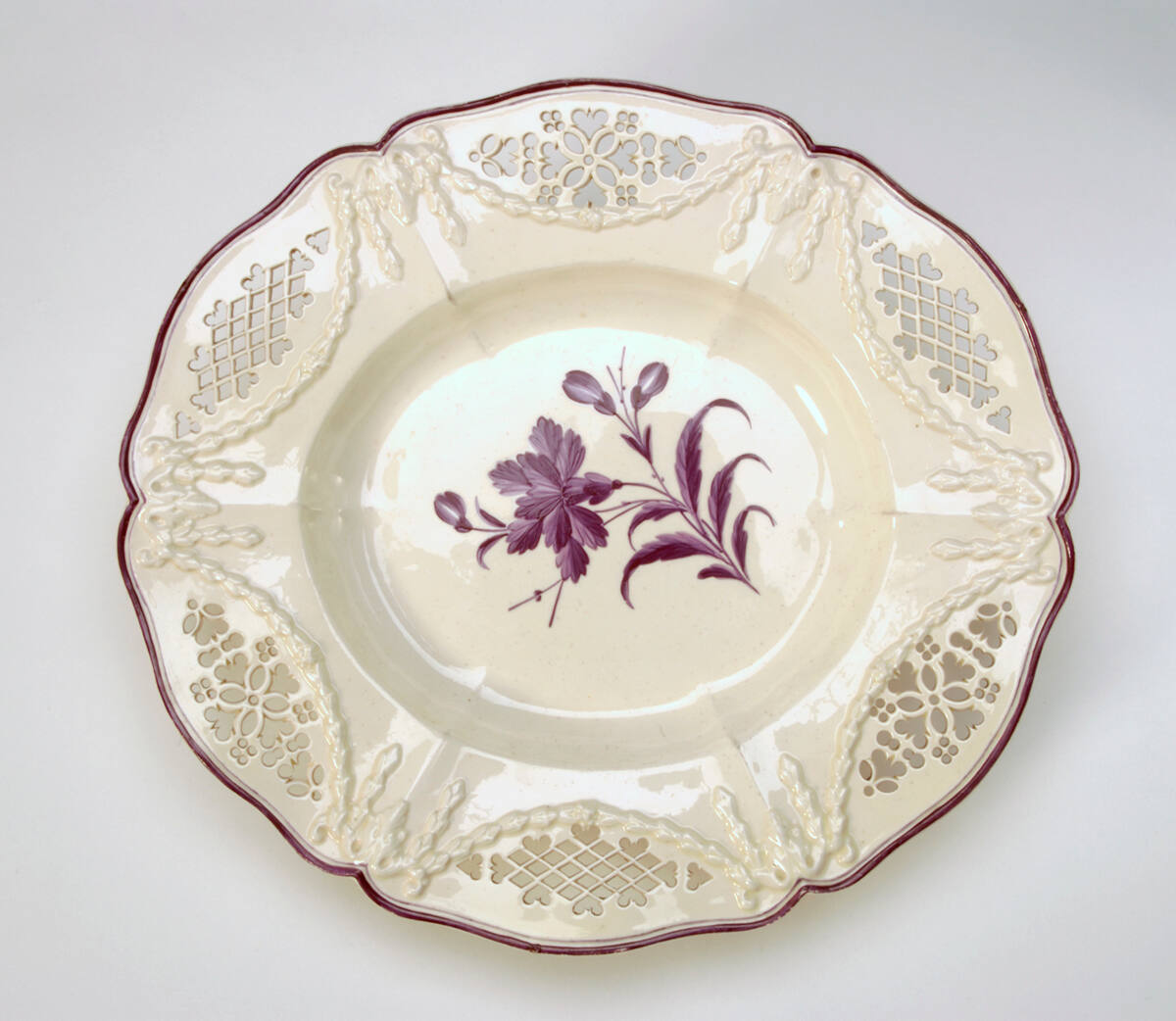 Small Dessert Plate to Leeds Creamware Dessert Service