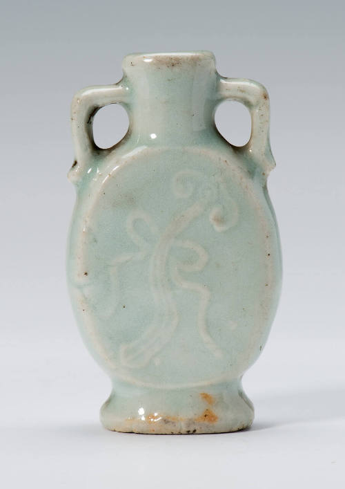 Two-handled Medicine Bottle with Design of Ju-i and Ribbons