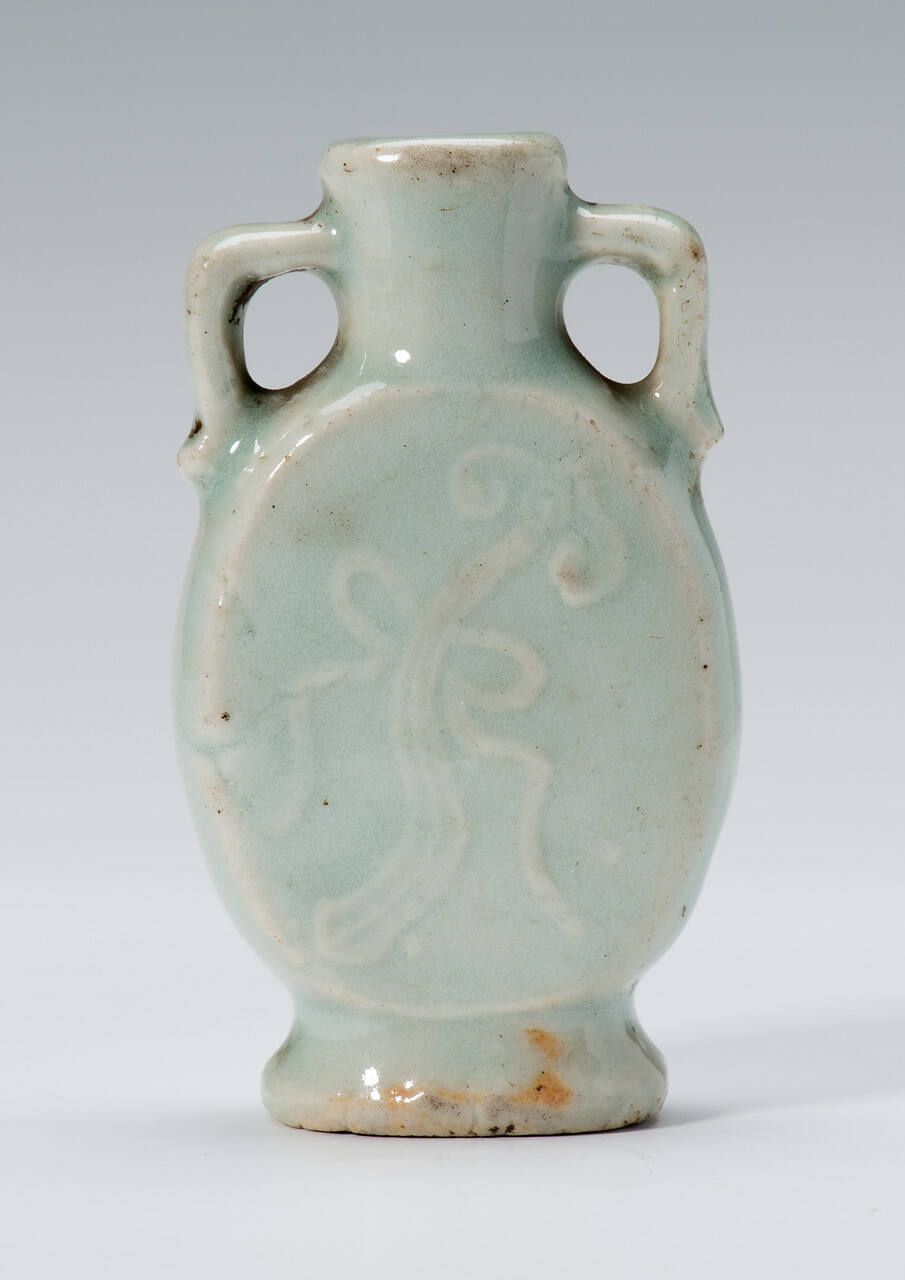 Two-handled Medicine Bottle with Design of Ju-i and Ribbons