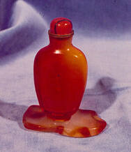Snuff bottle with stopper and stand