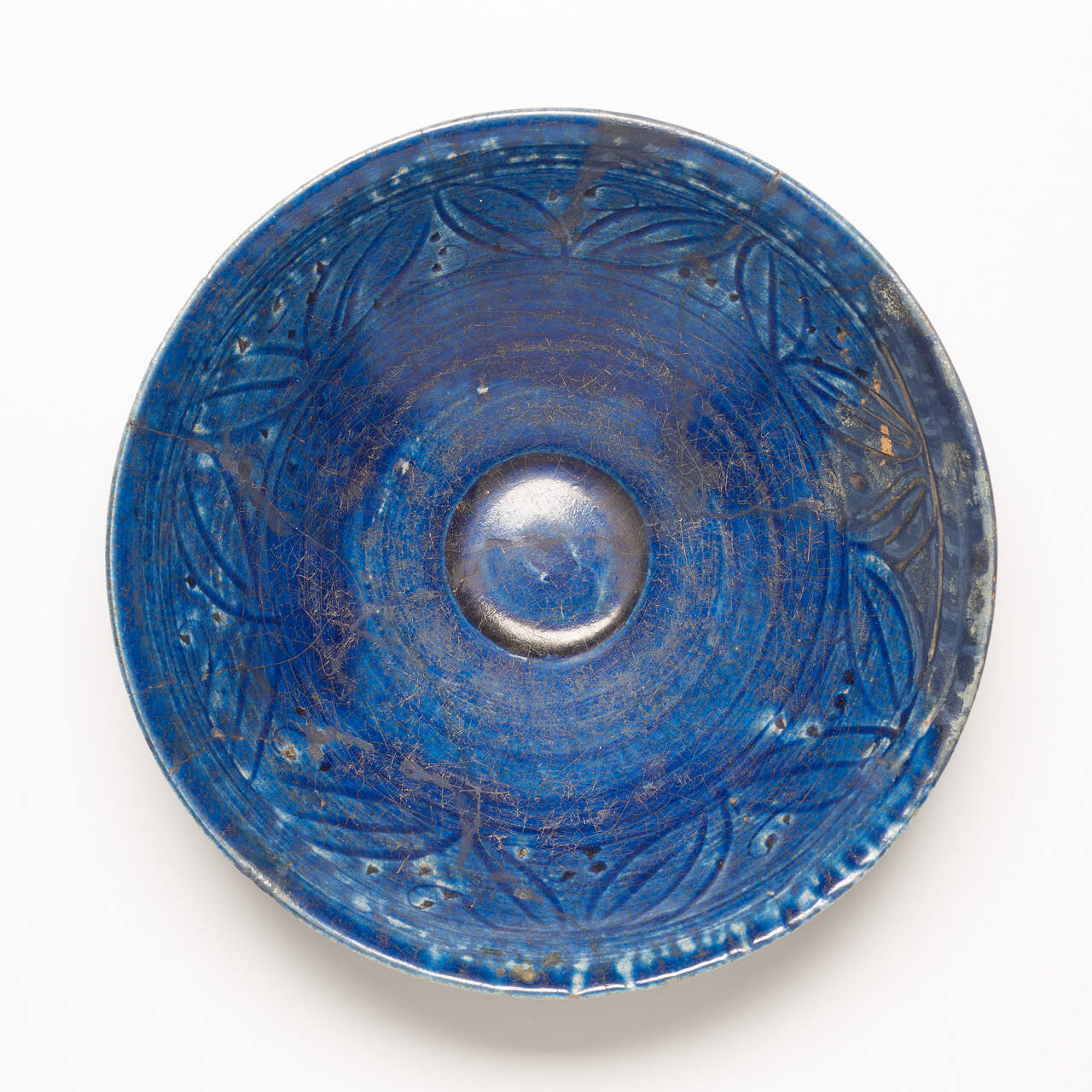 Bowl with incised decoration