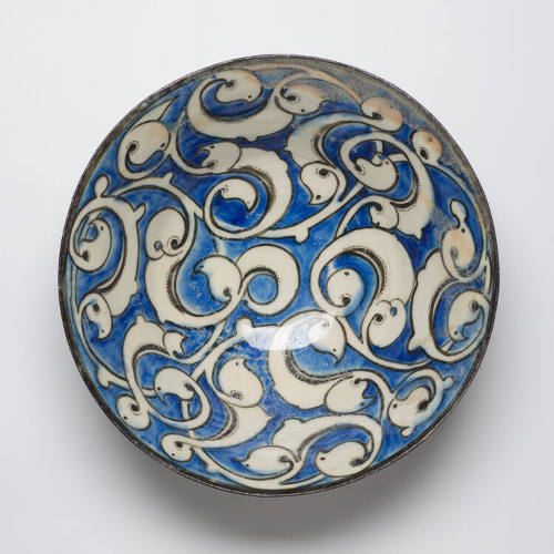 Footed Bowl with Arabesque Decoration