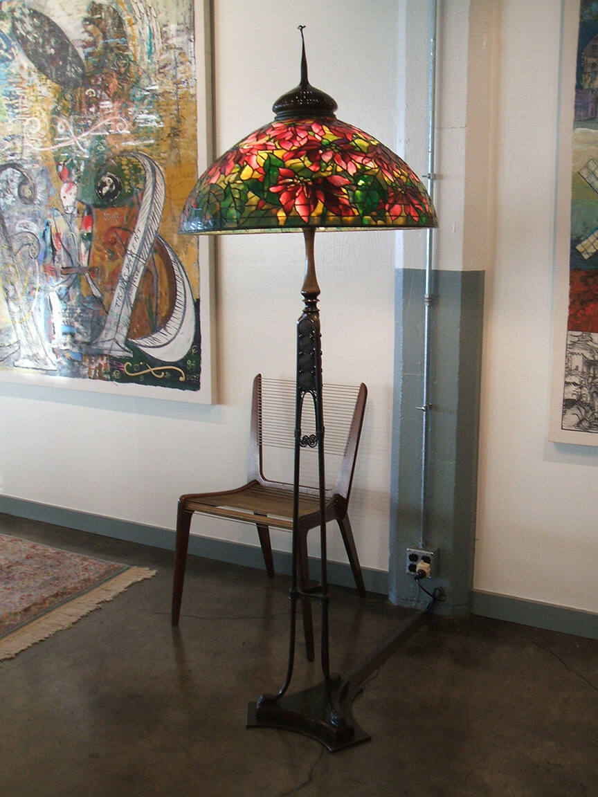 "Poinsettia" Lamp