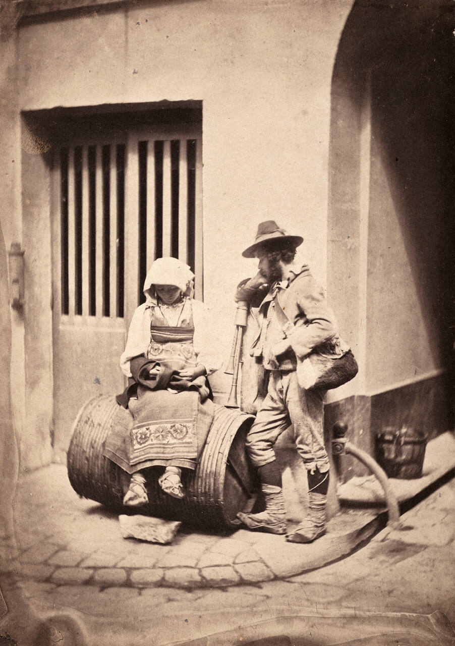 Pifferari et femme au tonneau