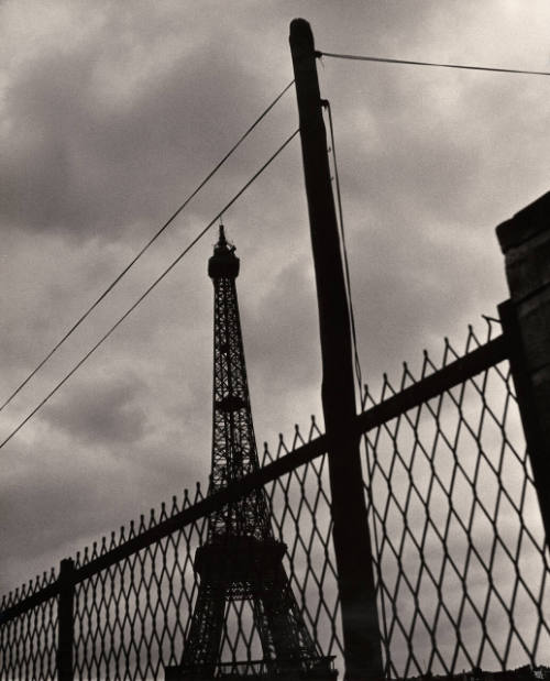 Tour Eiffel avec Poteau et Fils de Fer
