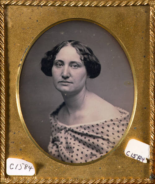 Portrait of woman with bare shoulders