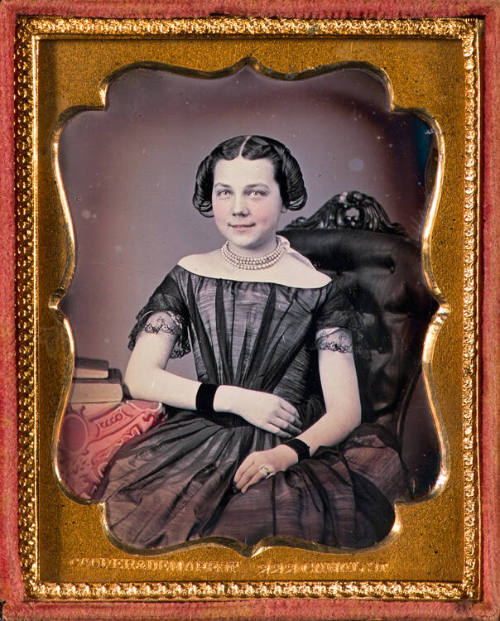 Portrait of teenaged girl with smile