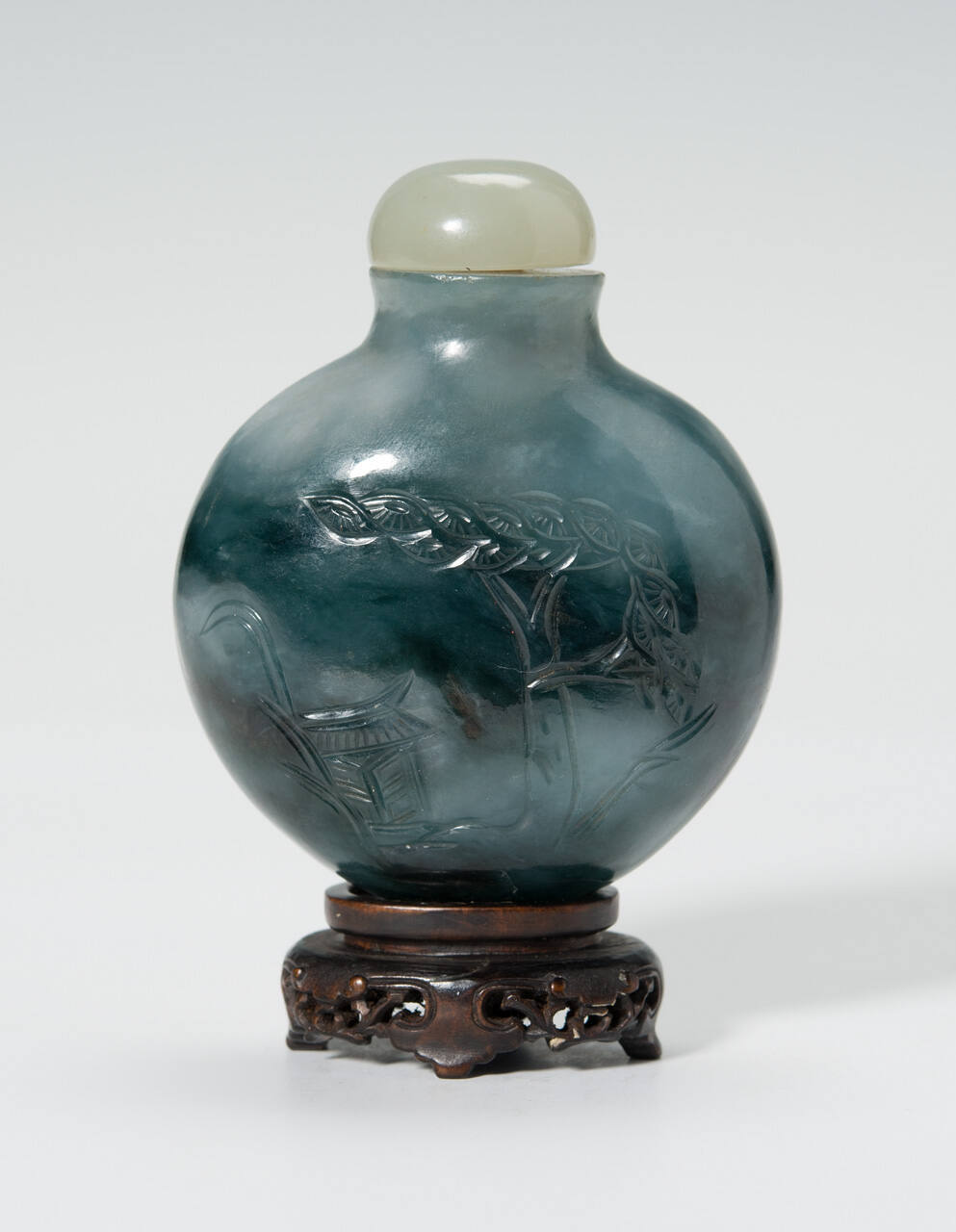 Snuff bottle with stopper and stand