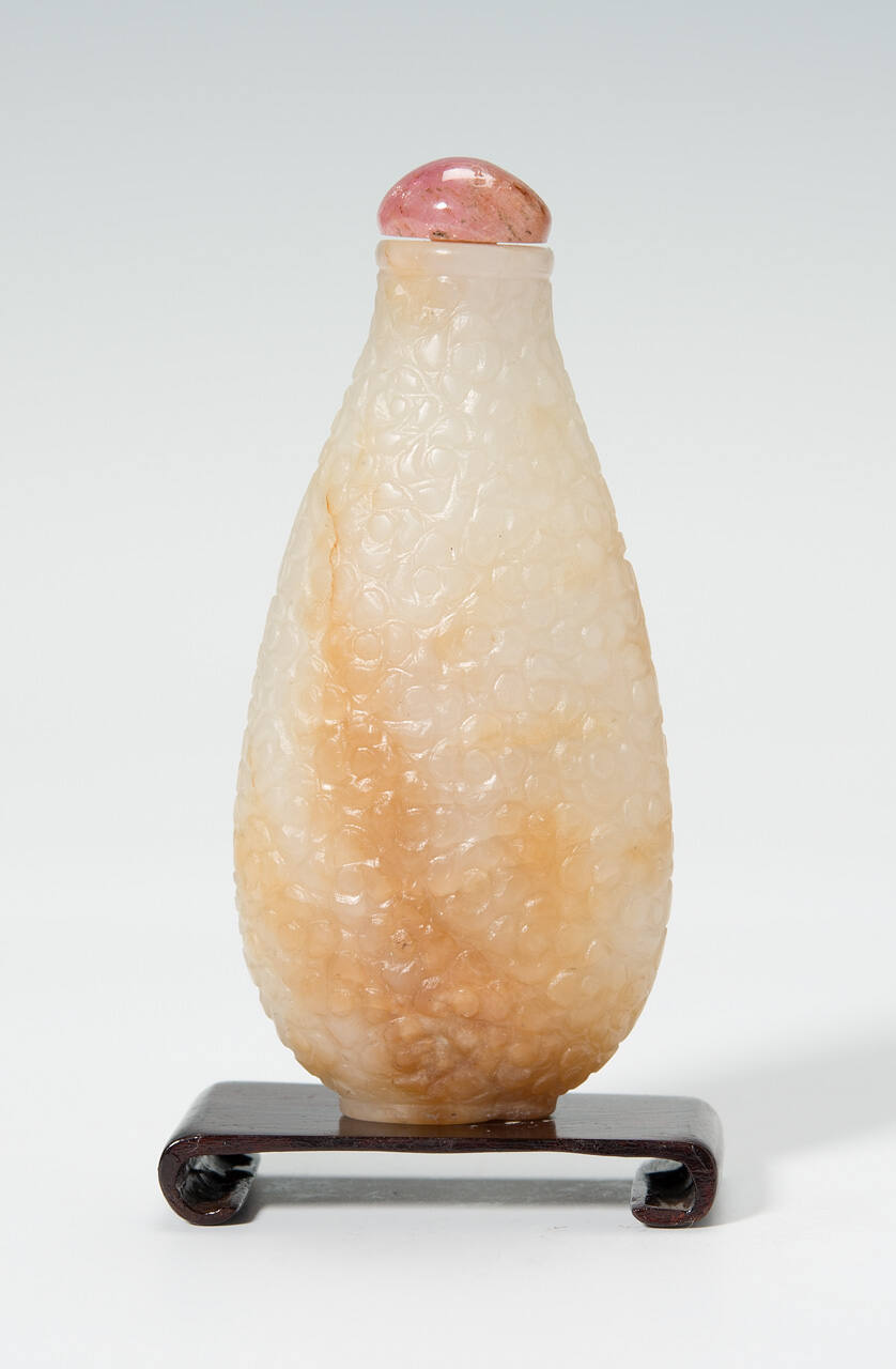 Snuff bottle with stopper and stand