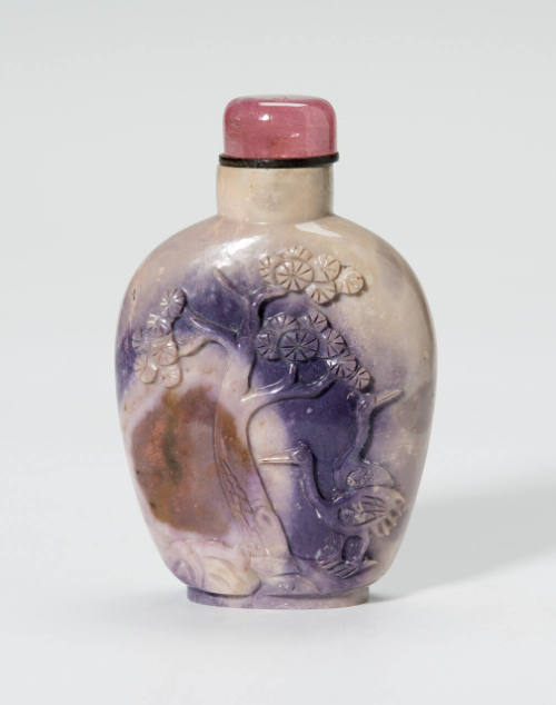 Snuff bottle with spoon, stopper, and stand