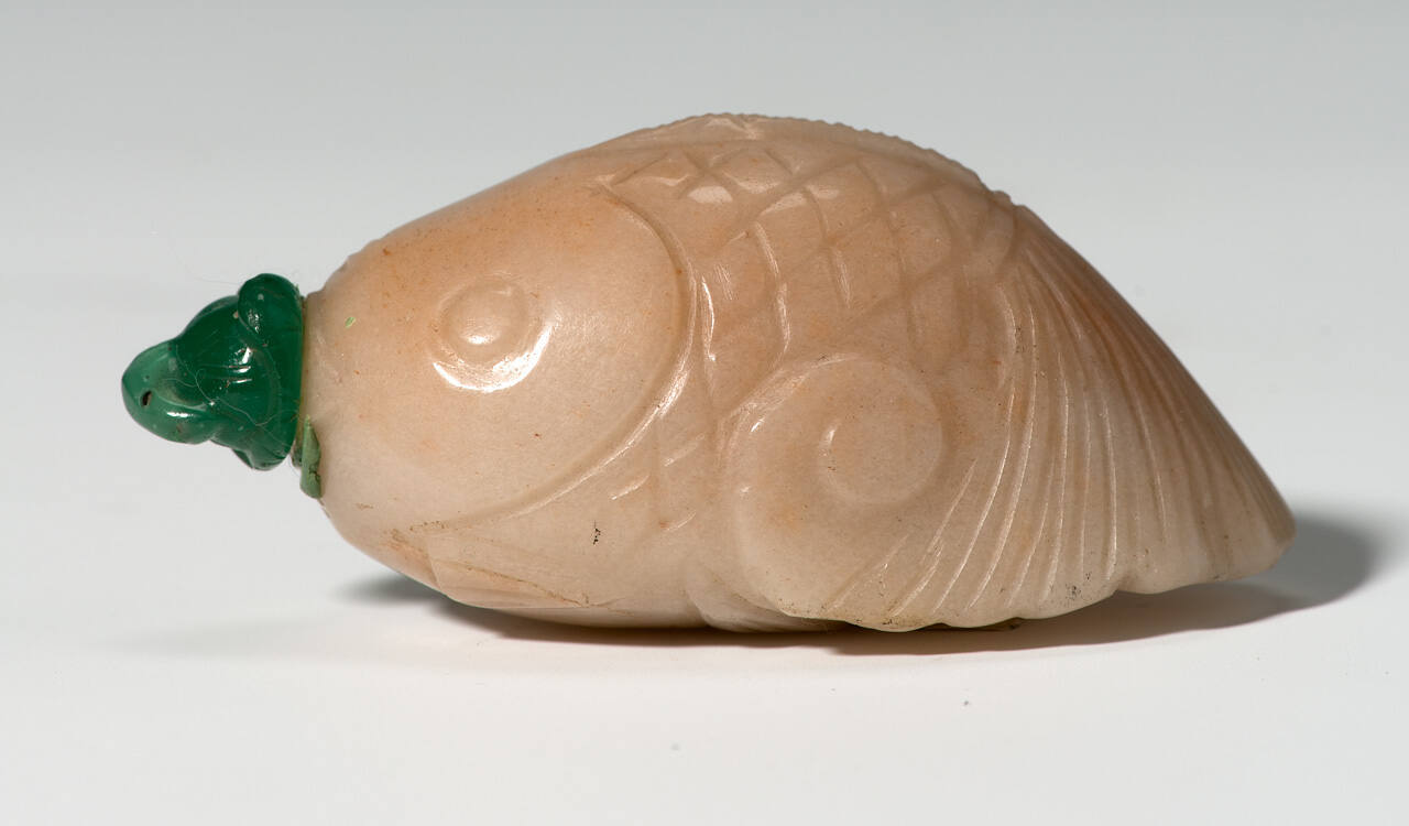 Snuff bottle with stopper