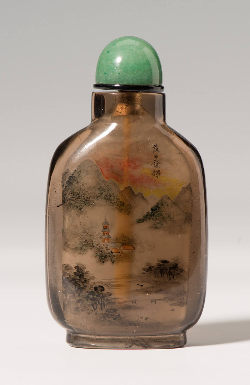 Snuff bottle with stopper