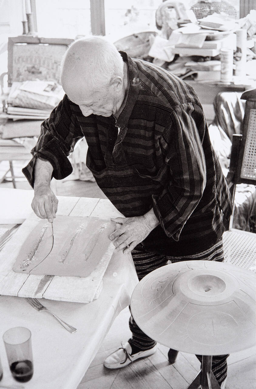 Picasso makes plate of sole's skeleton