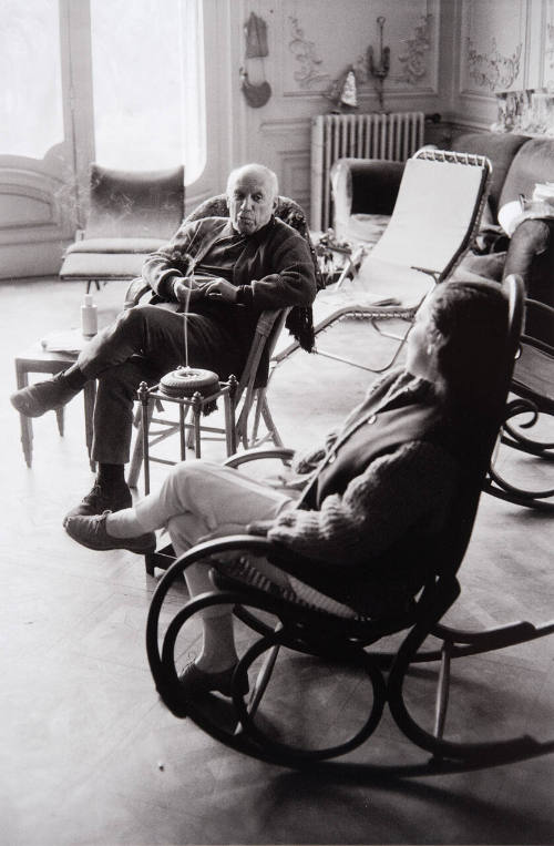 Picasso and Jacqueline sitting on rocking chairs.  The day of departure for Vauvenargues.