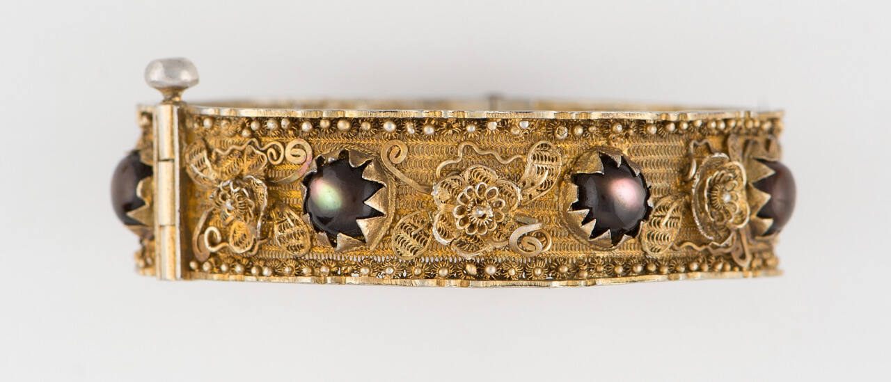 Bracelet