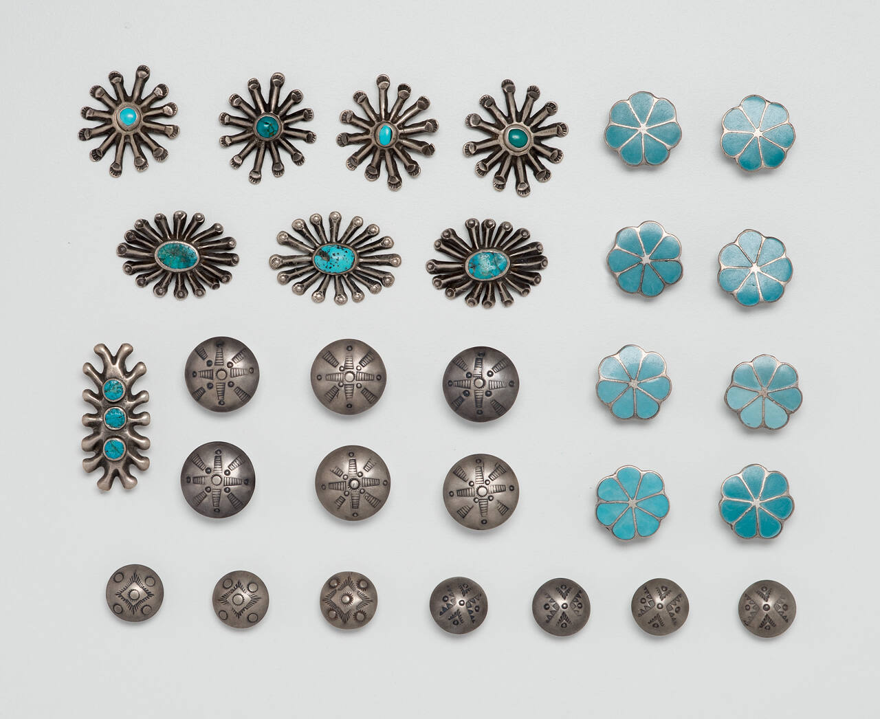 Collection of 29 buttons