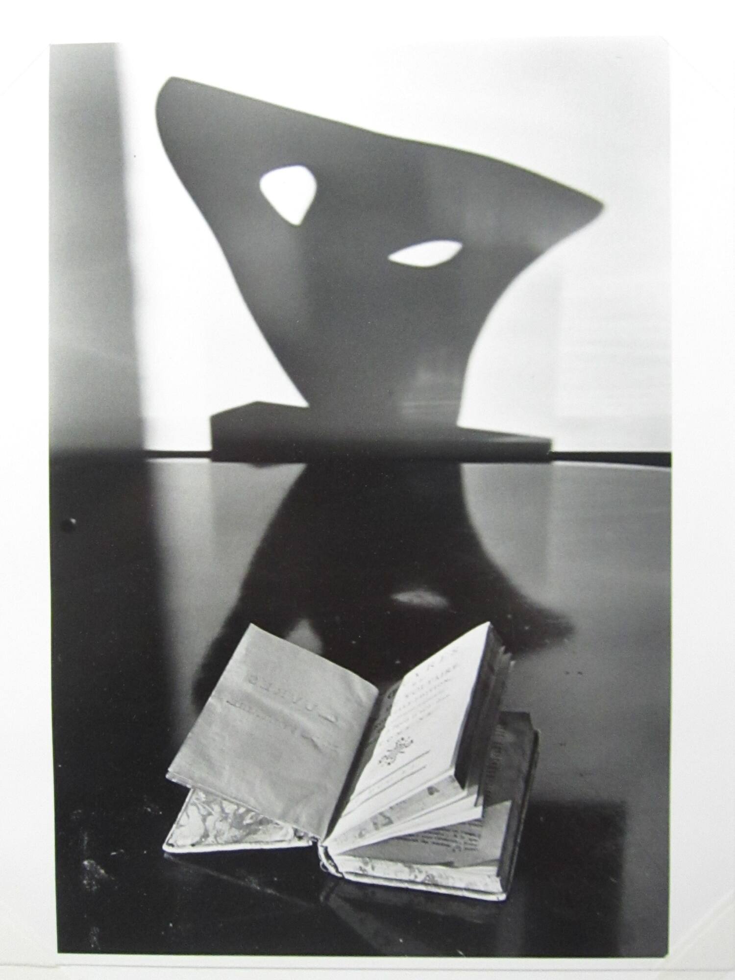 Book and Shadow, New York