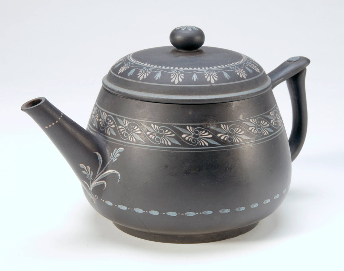 Teapot and Cover to Tea Set