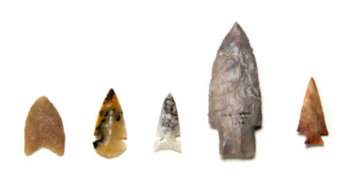 Point with notched base